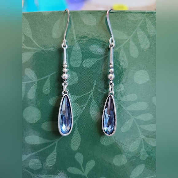 Silver and blue earrings - Picture 2 of 3